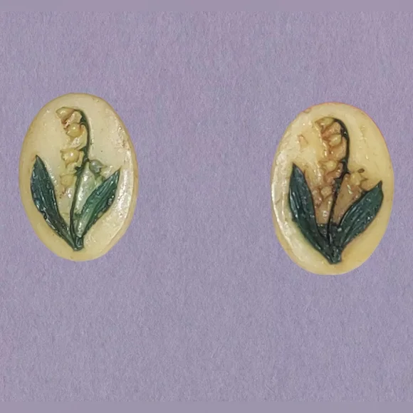 Lily Of The Valley Resin Earrings - Picture 4 of 11